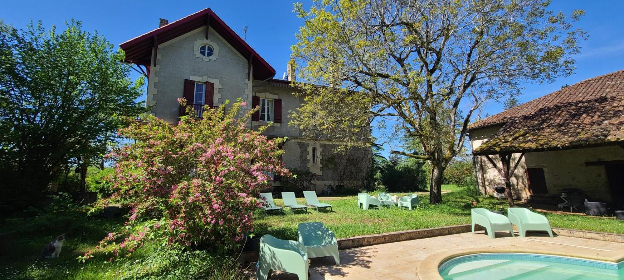 ヴィルヌーヴ・シュル・ロット Le Manoir Du Moulin De Madame Bed & Breakfast エクステリア 写真