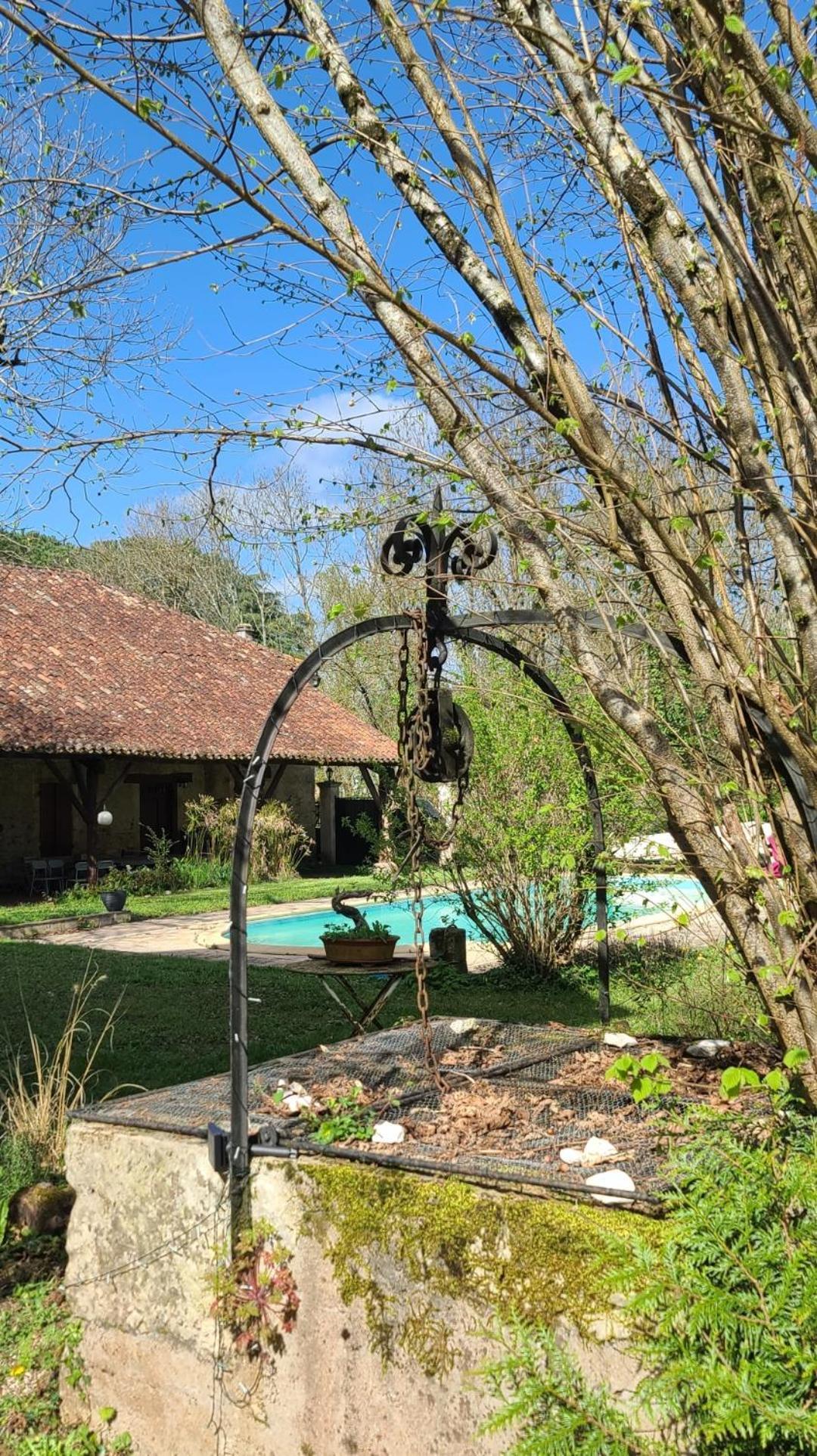 ヴィルヌーヴ・シュル・ロット Le Manoir Du Moulin De Madame Bed & Breakfast エクステリア 写真